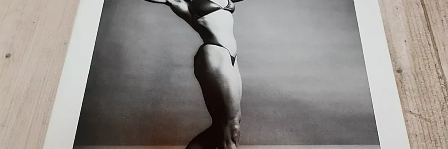 Lady Lisa Lyon / Robert Mapplethorpe (White Borders)