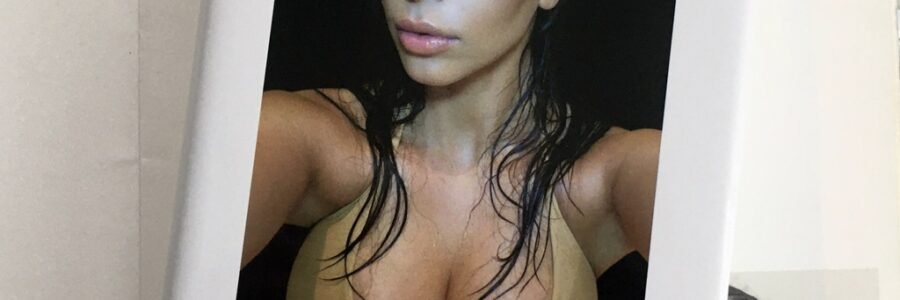Kim Kardashian / Selfish, 2015